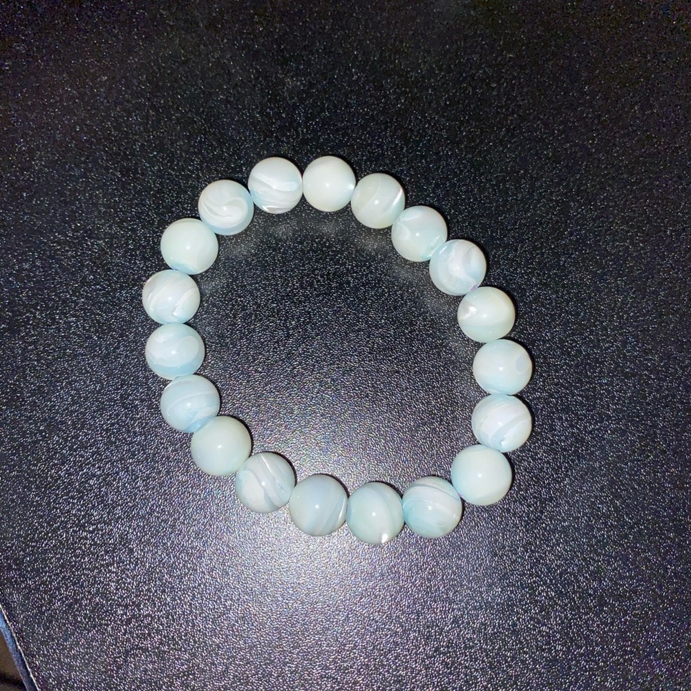 Blue Shell Bracelet - Picture 2 of 3